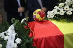 Λασκαρ Πανα χαντμπολ